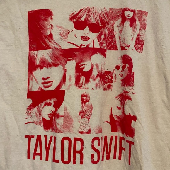 Taylor Swift Red Album T-Shirt - Picture 4 of 8